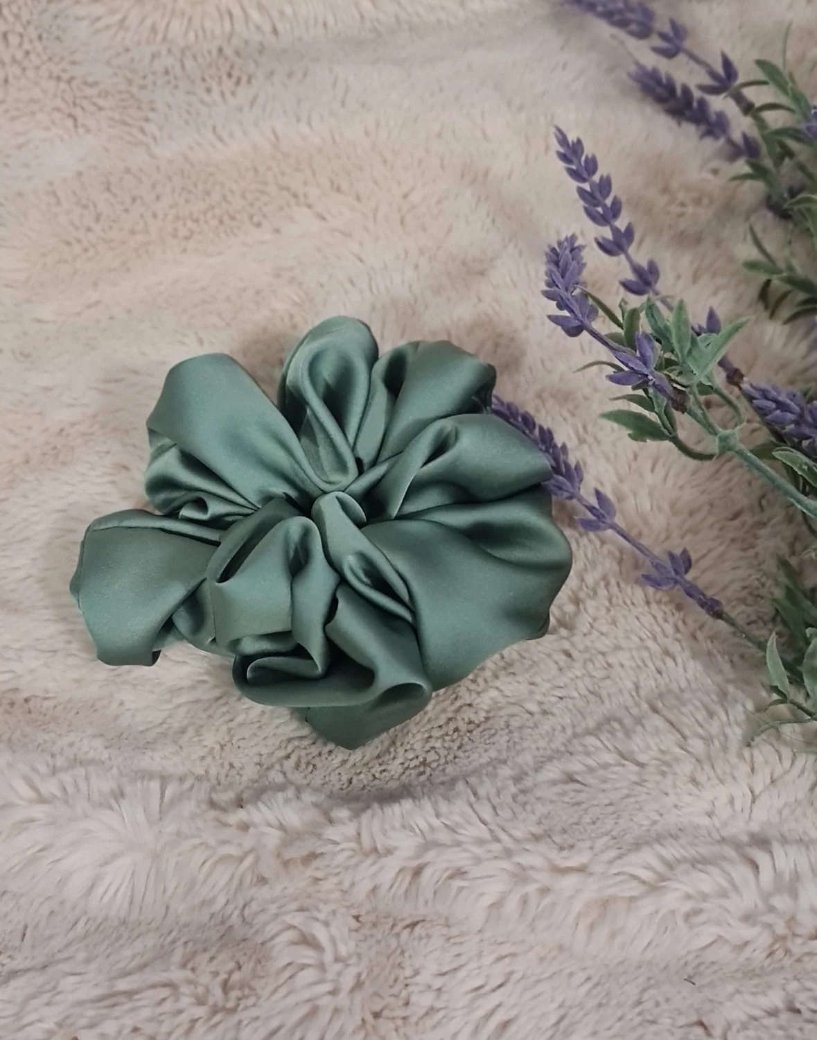 Scrunchie z dodatkiem jedwabiu standard